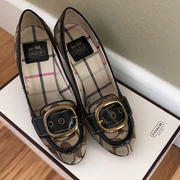 COACH Monogrammed Hillory Heels 6.5 - Picture 3 of 8